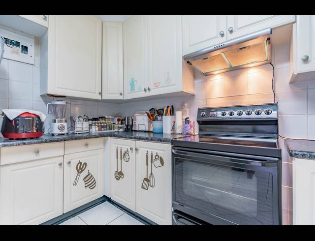 4 BEDROOM TOWNHOUSE FOR SALE IN MORNINGSIDE
